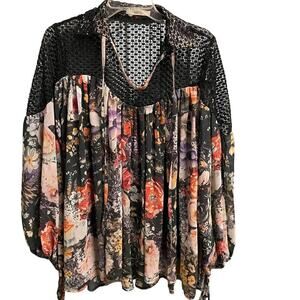 Hazel Size Large Black Floral Loose Fit Lightweight Top Crochet Accent